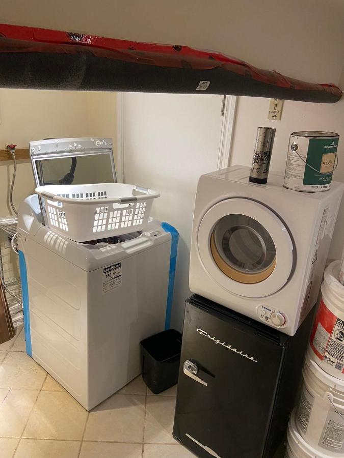 Basemewnt Room With Private Bathroom 36C Toronto Esterno foto