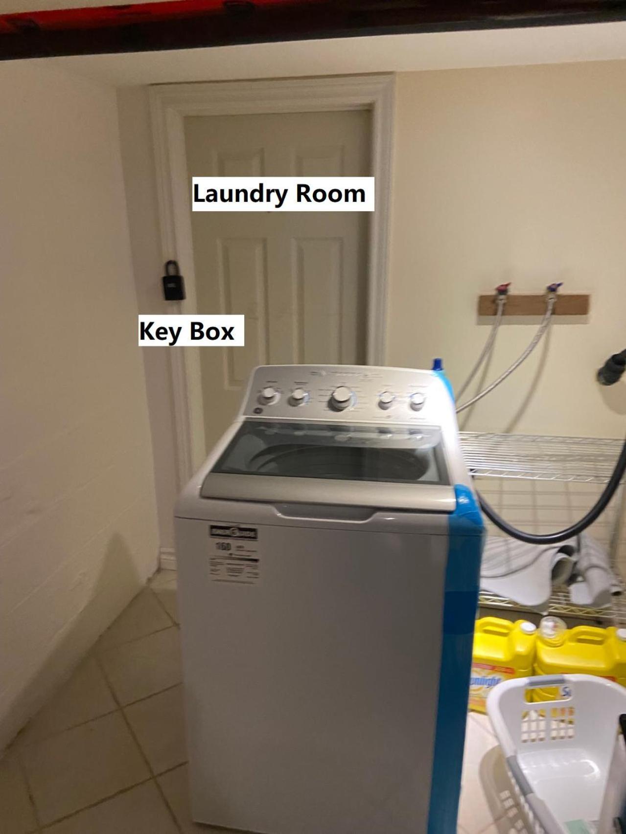 Basemewnt Room With Private Bathroom 36C Toronto Esterno foto